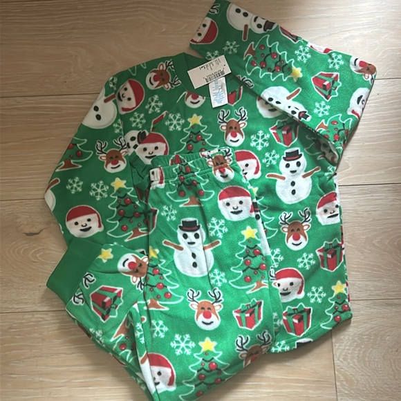 NWT Children’s Place Unisex Two Piece Christmas Holiday Flannel Pajama Set - Picture 10 of 10